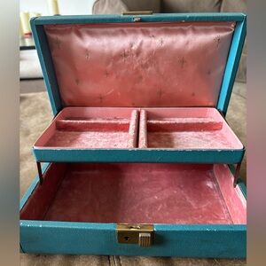 Vintage Ferington Texol jewelry box – turquoise with pink velvet interior